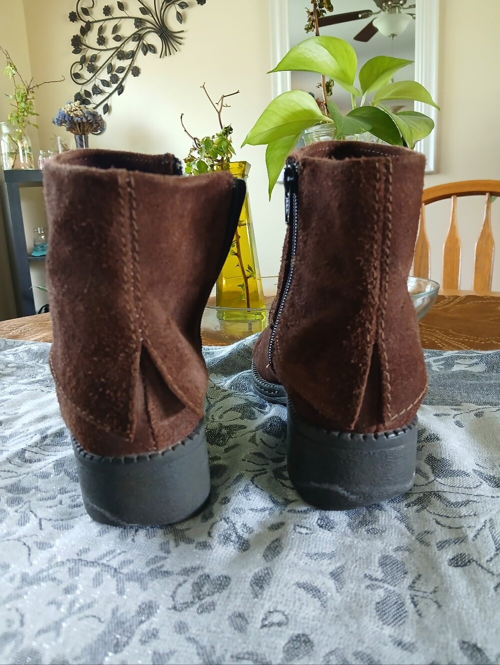 b.o.c. Women's Size 7.5 Suede Ankle Boots — Brown - Picture 7 of 9